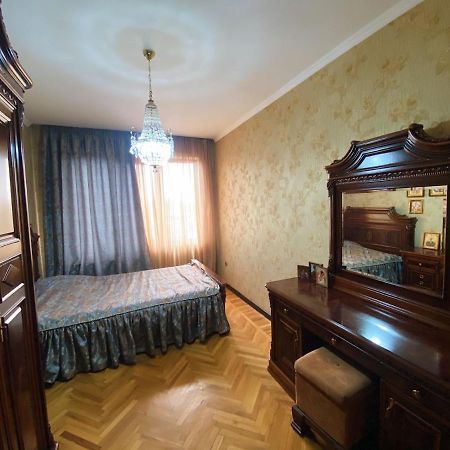 Большая Четырехкомнатная Квартира С Двумя Балконами У Моря В Центре Сухума,В Абхазии スフミ エクステリア 写真