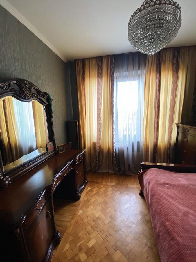 Большая Четырехкомнатная Квартира С Двумя Балконами У Моря В Центре Сухума,В Абхазии スフミ エクステリア 写真